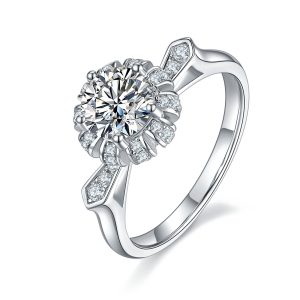 S925 Silver 1-carat  Moissanite Ring 6